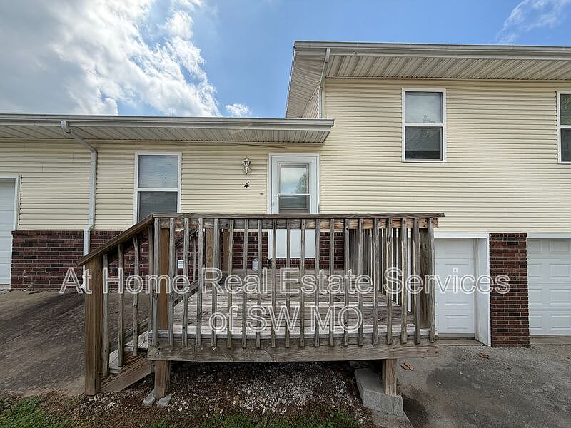 1st image of 631 W Meadowview Dr APT 4