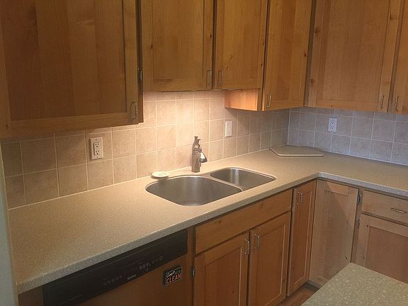 4th image of 806 Fountain Blvd