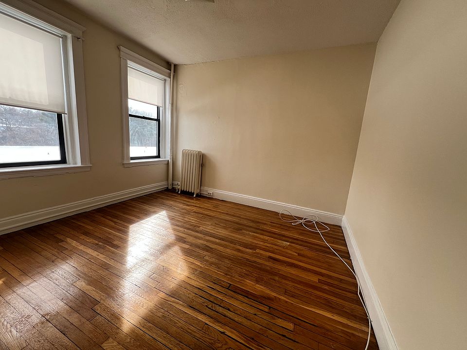 2nd image of 1148 Commonwealth Ave APT 26
