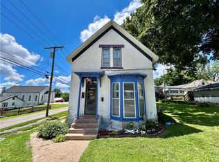 413 N 7th St, Atchison, KS 66002