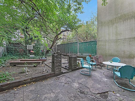 2nd image of 350 Melrose St #1A