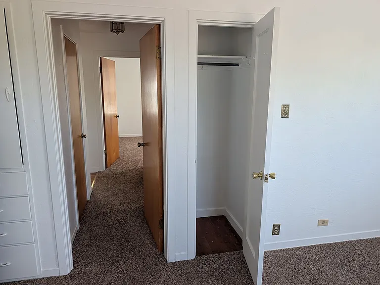 7262 S Cedar Ave — Photo 16