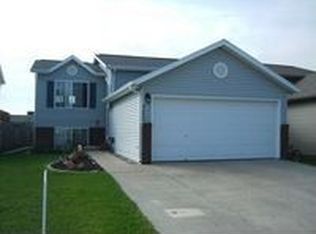 5062 10th Ave S, Fargo, ND 58103