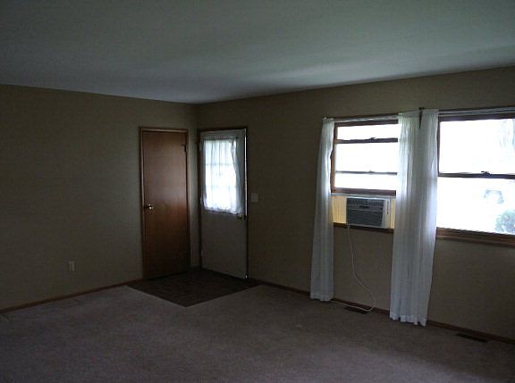 5th image of 1085 Amboise Dr