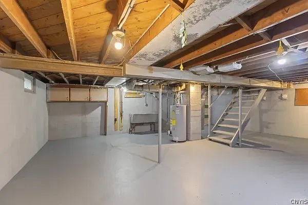 3 bed, 1008 sqft, $1,995 — Photo 3