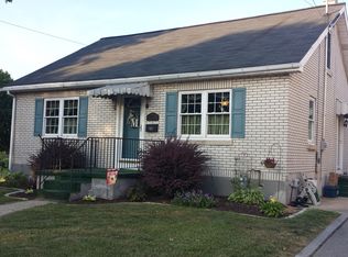 3 N Haas St, Topton, PA 19562