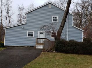 9 Carlisle Rd, Miller Place, NY 11764