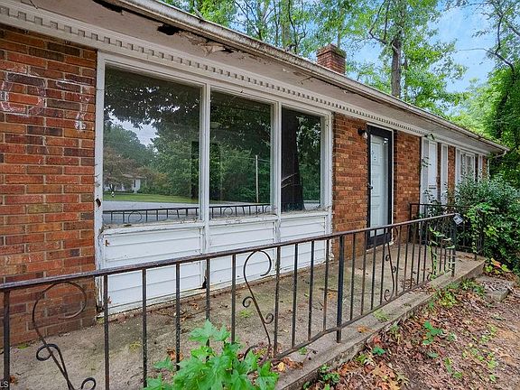 5th image of 807 Eastchester Dr