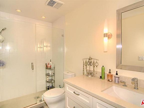 4th image of 519 California Ave #2