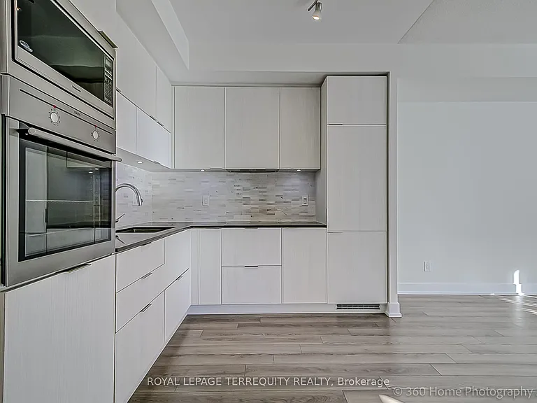 318 Richmond St W #1207 — Photo 4