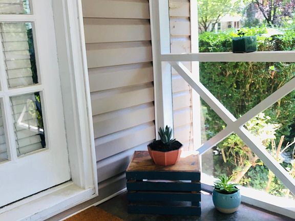 Entrance from screened in patio
