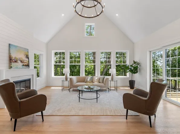 196 Doty St, Waltham, MA 02452