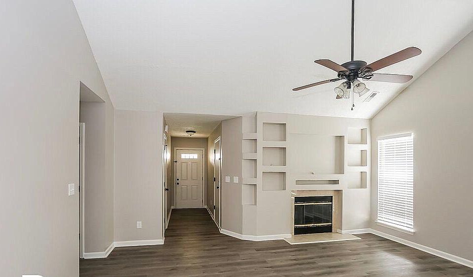 1st image of 8620 Warwick Crest Ln #8620