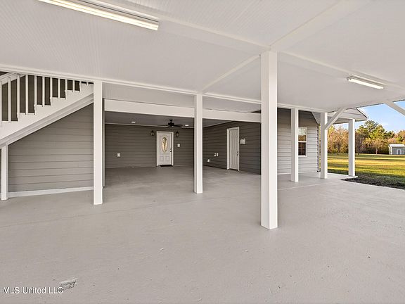 3rd image of 1059 Thomas School Rd