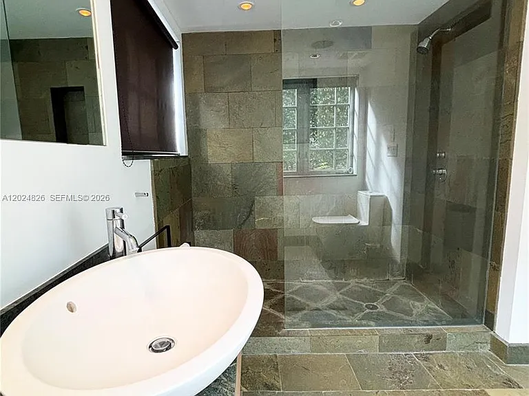 1520 Michigan Ave #1 — Photo 14