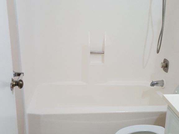 4th image of 431-33 Morrison St