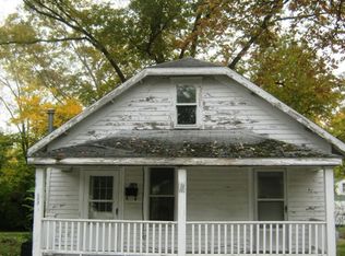 305 Valbert St, Flora, IL 62839