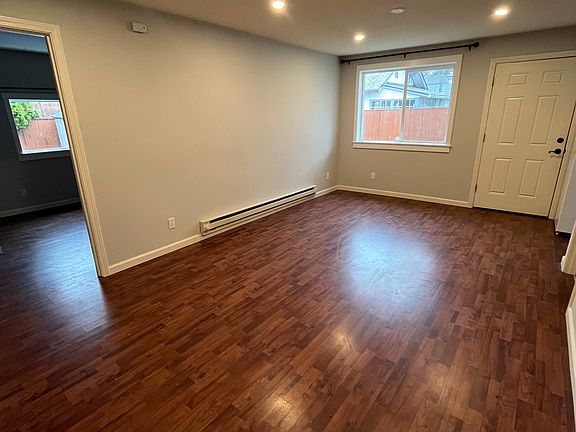 2nd image of 9124 NE Glisan St
