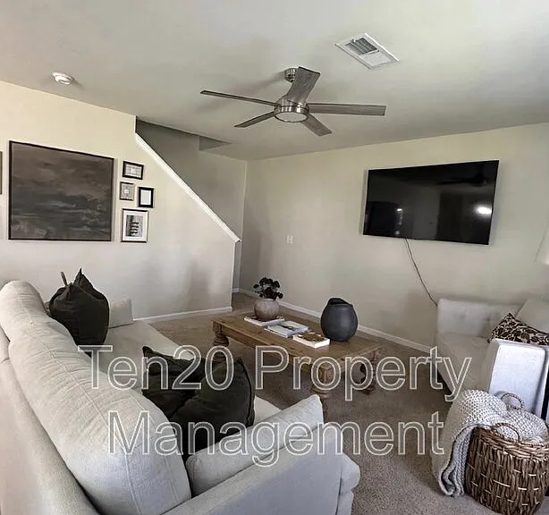 753 Compass Trl — Photo 7