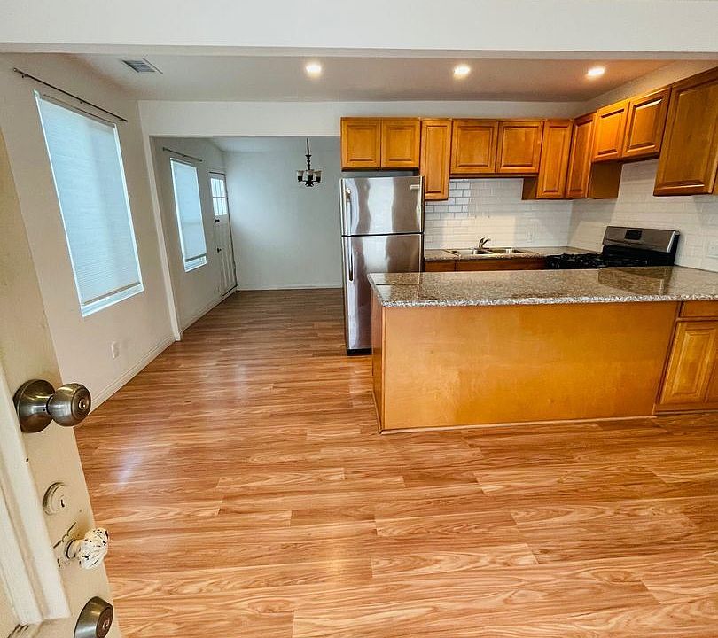 1st image of 1459 Silver Lake Blvd #1459