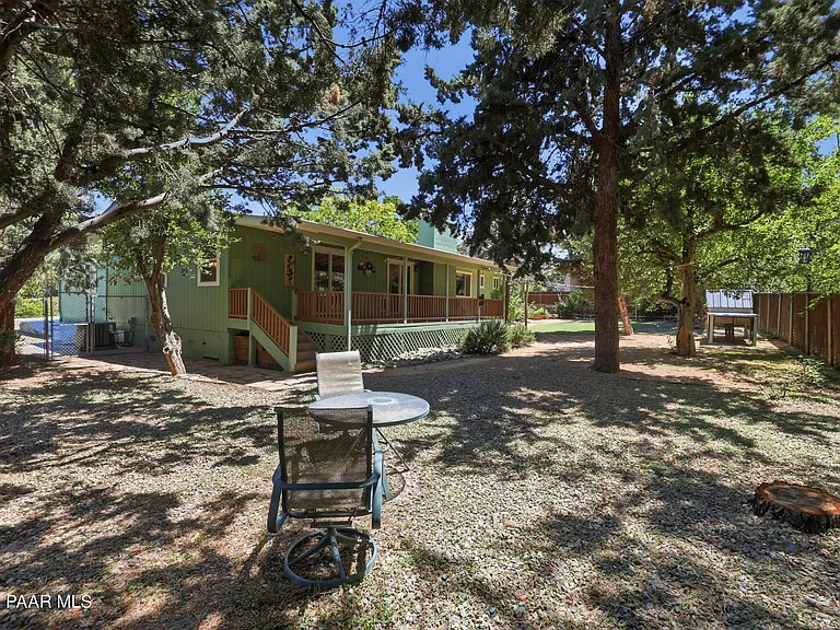 1978 Catalpa Cir — Photo 30