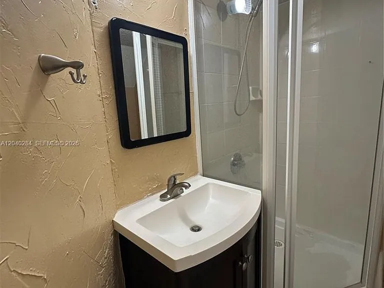 1100 SE 4th Ave #32 — Photo 14