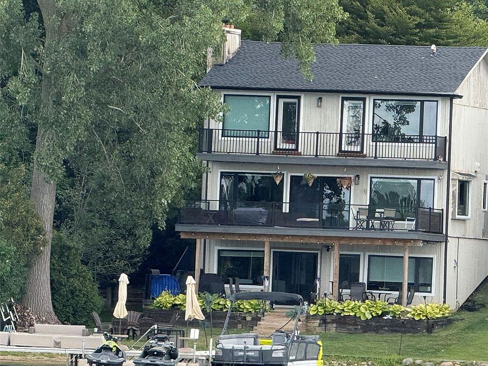 1st image of 5494 Putnam Dr