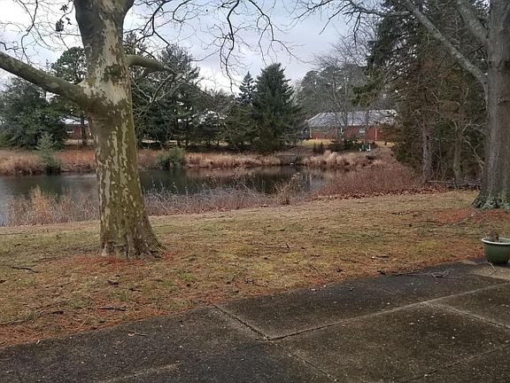 4th image of 19 Crestwood Parkway #C