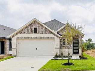 1625 Meadow Crest Dr, Aubrey, TX 76227