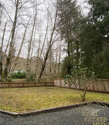 3rd image of 949 N Sundown Dr