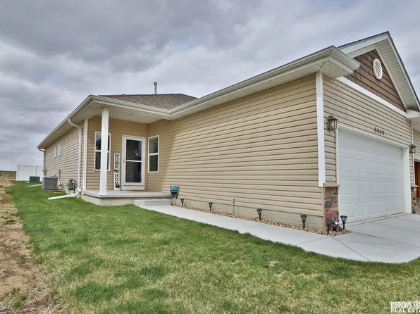 8640 Regent Dr, Lincoln, NE 68507