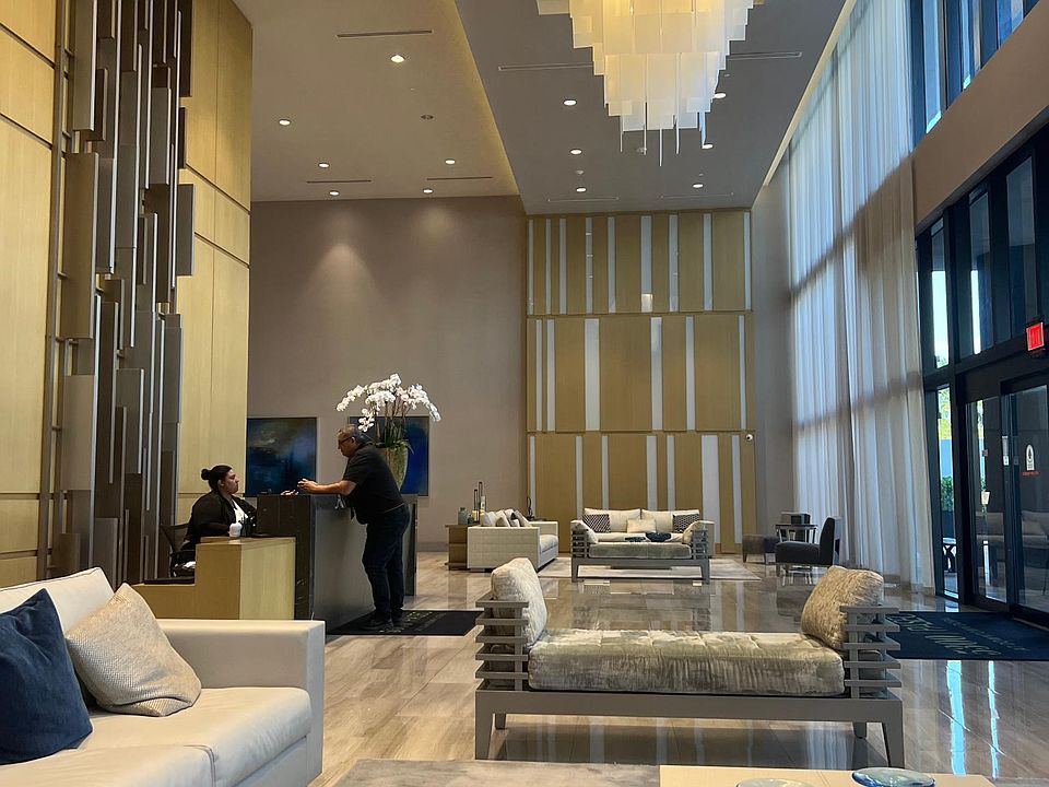 1st image of 5300 Paseo Dr #1103
