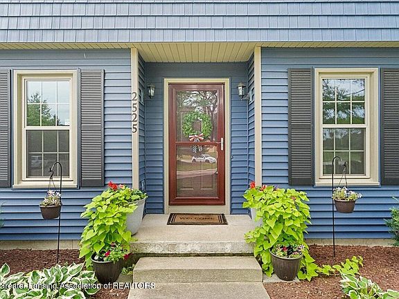 3rd image of 2525 Varsity Ln
