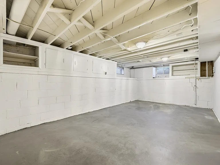 2300 Moline St — Photo 12