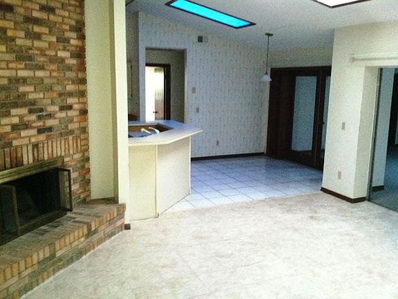 3rd image of 9209 Amity Ct