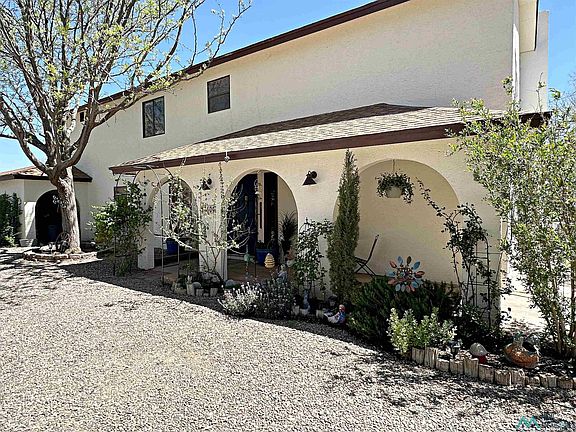 3rd image of 4609 Acacia Rd