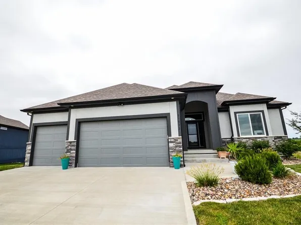 27832 E 133rd St, Lake Lotawana, MO 64086