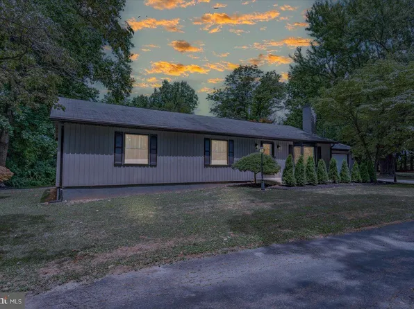 4461 Garnet Mine Rd, Upper Chichester, PA 19061