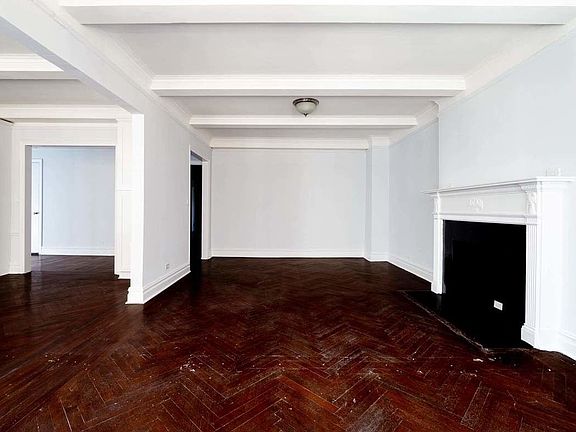 4th image of 585 W End Ave #6F
