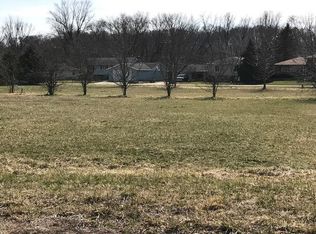 459 Sir Lawrence Dr, Dixon, IL 61021