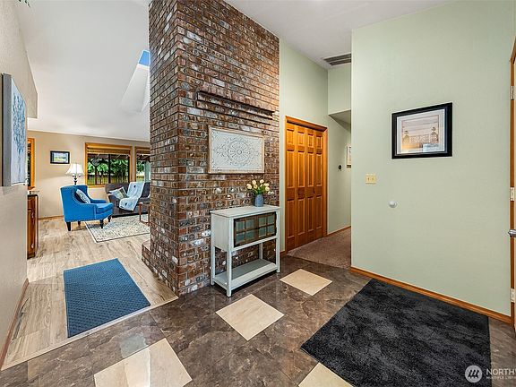 3rd image of 7218 73rd Street NE