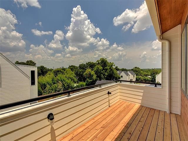 Fantastic downtown view from balcony.