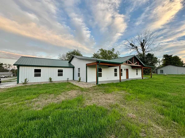 489 NW K St, Linton, IN 47441