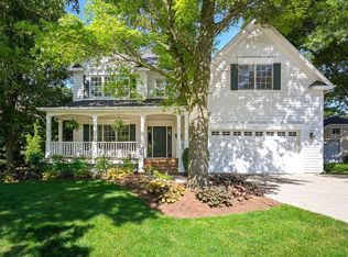 772 N Main St, Glen Ellyn, IL 60137
