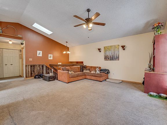 4th image of 2718 Claremont Dr
