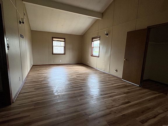 3rd image of 22 Tanglewood Ave