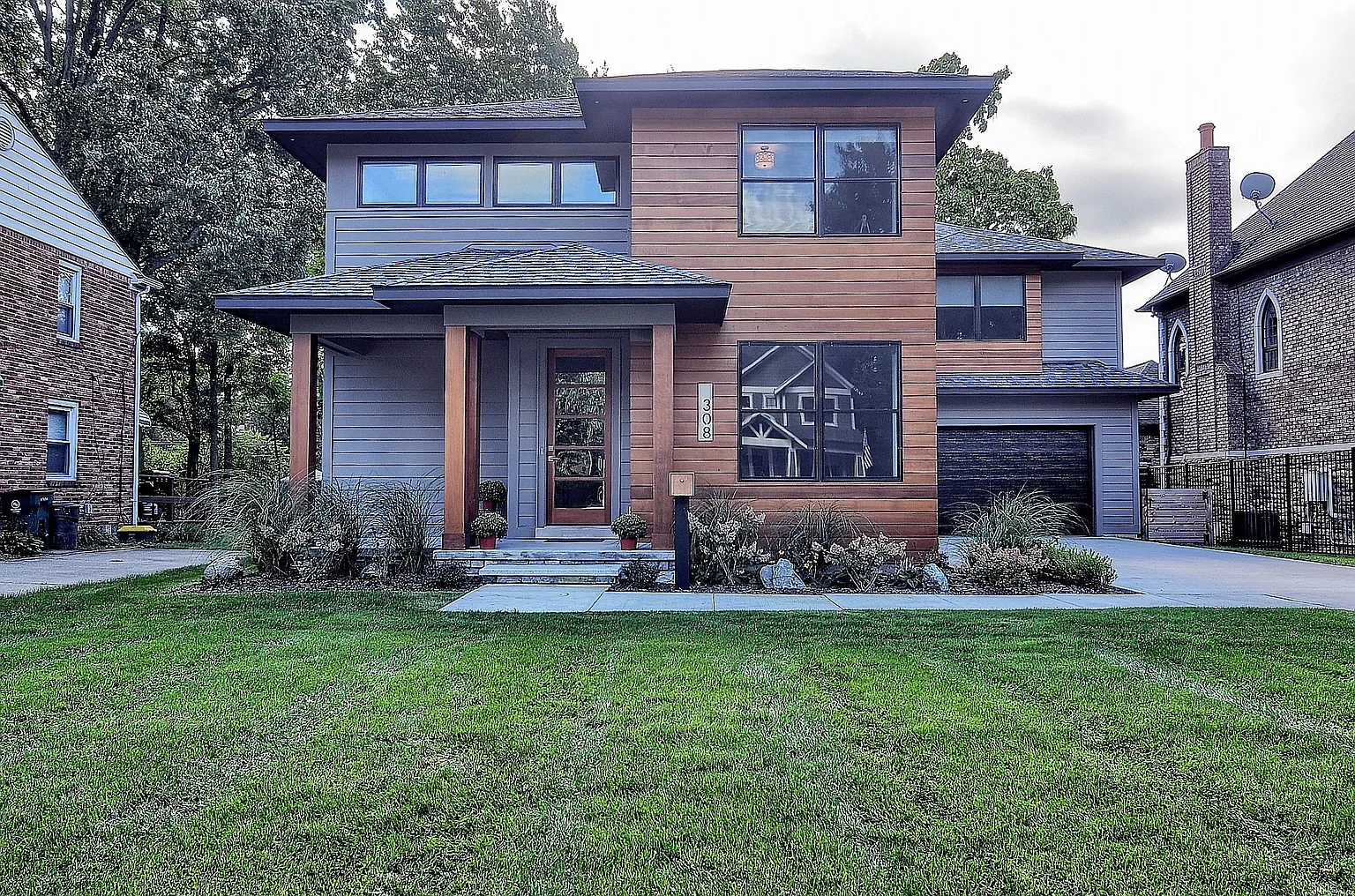 308 Forest Ave photo 1