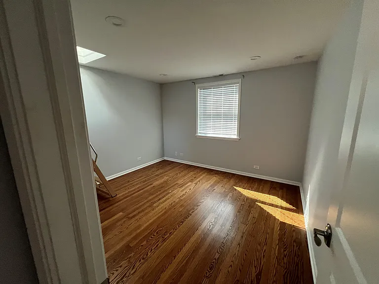 772 Green Bay Rd — Photo 8