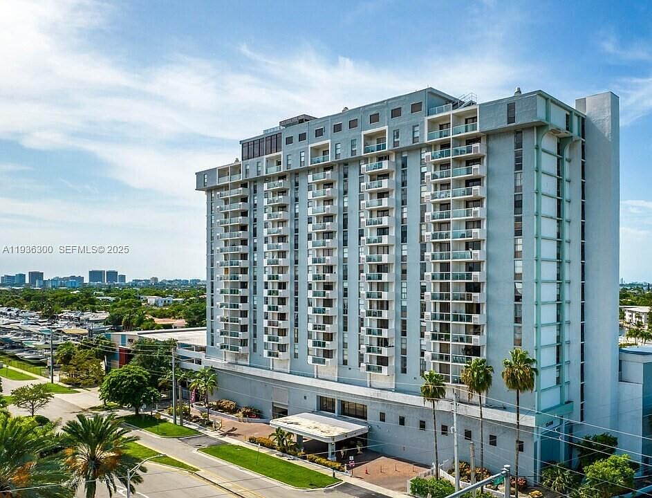 1st image of 13499 Biscayne Blvd APT 1013