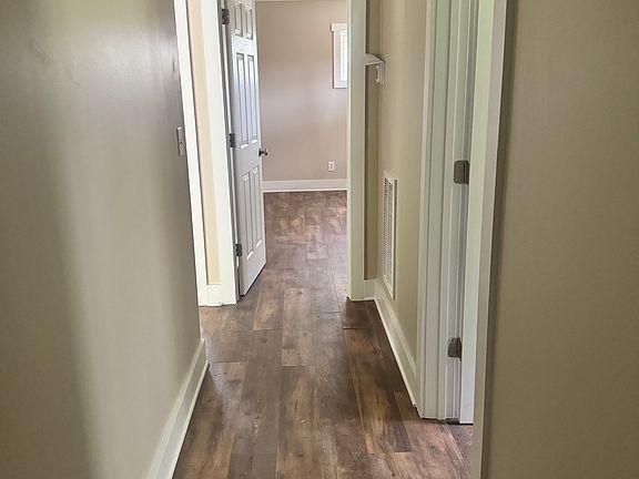 2nd image of 42719 Beck Cir